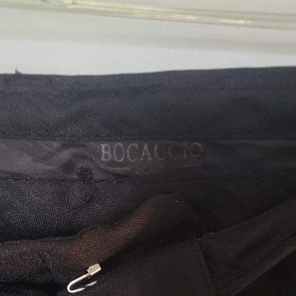 Elegant Black Dress Pants with Tapered Fit and Elastic Waist - Picture 2 of 3